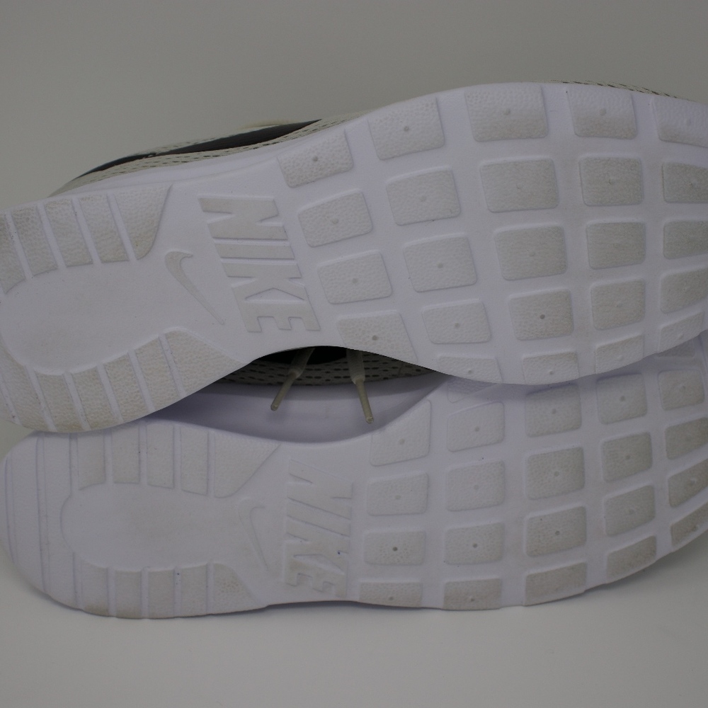 Tanjun Running Shoe MEN'S 8.5 M Light Bone/Black!! - Picture 7 of 7